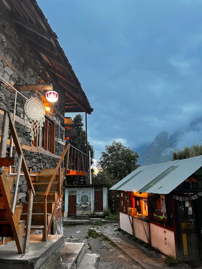 Old Brahma Homestay Kalgha Kültér fotó