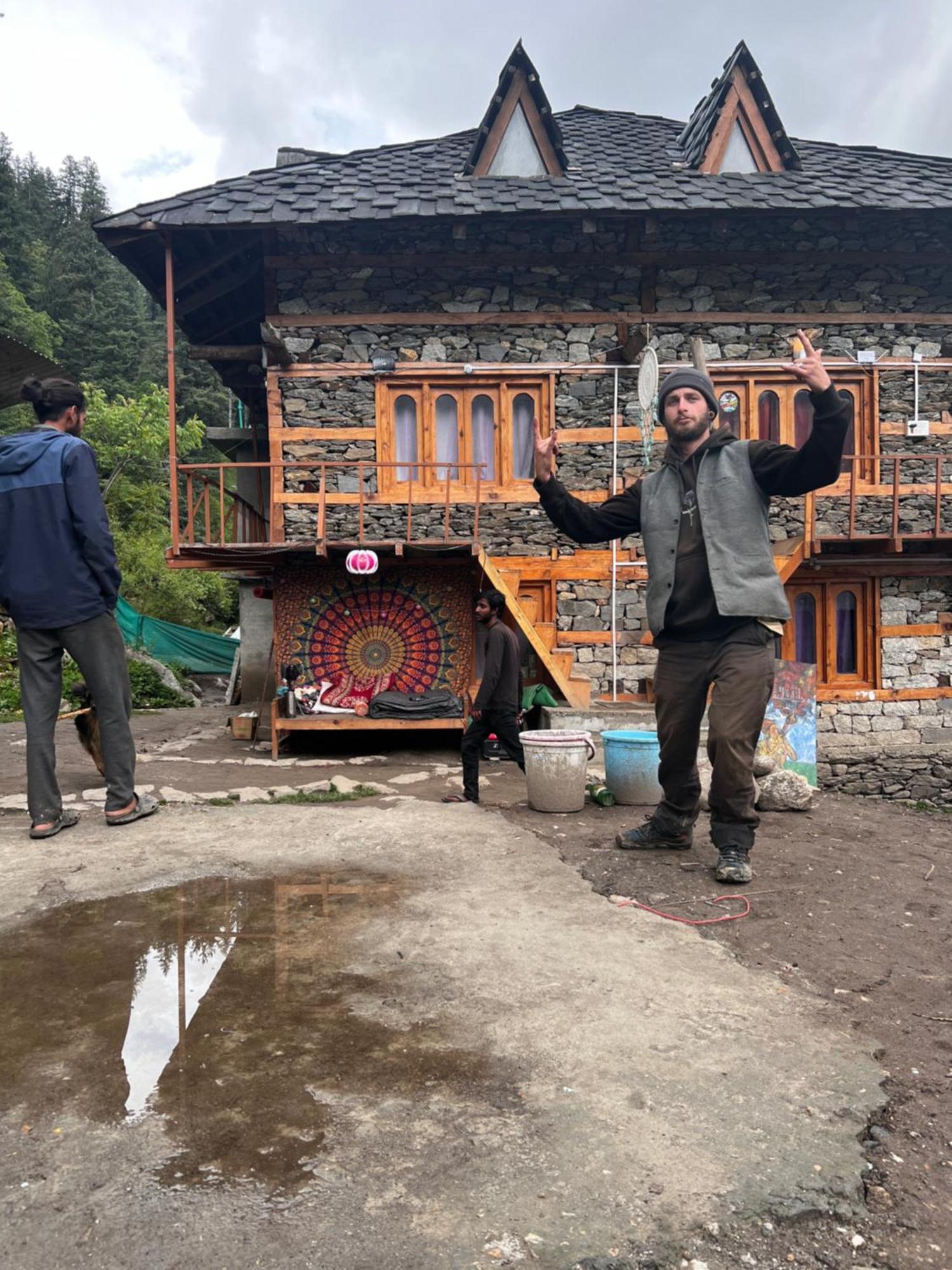 Old Brahma Homestay Kalgha Kültér fotó
