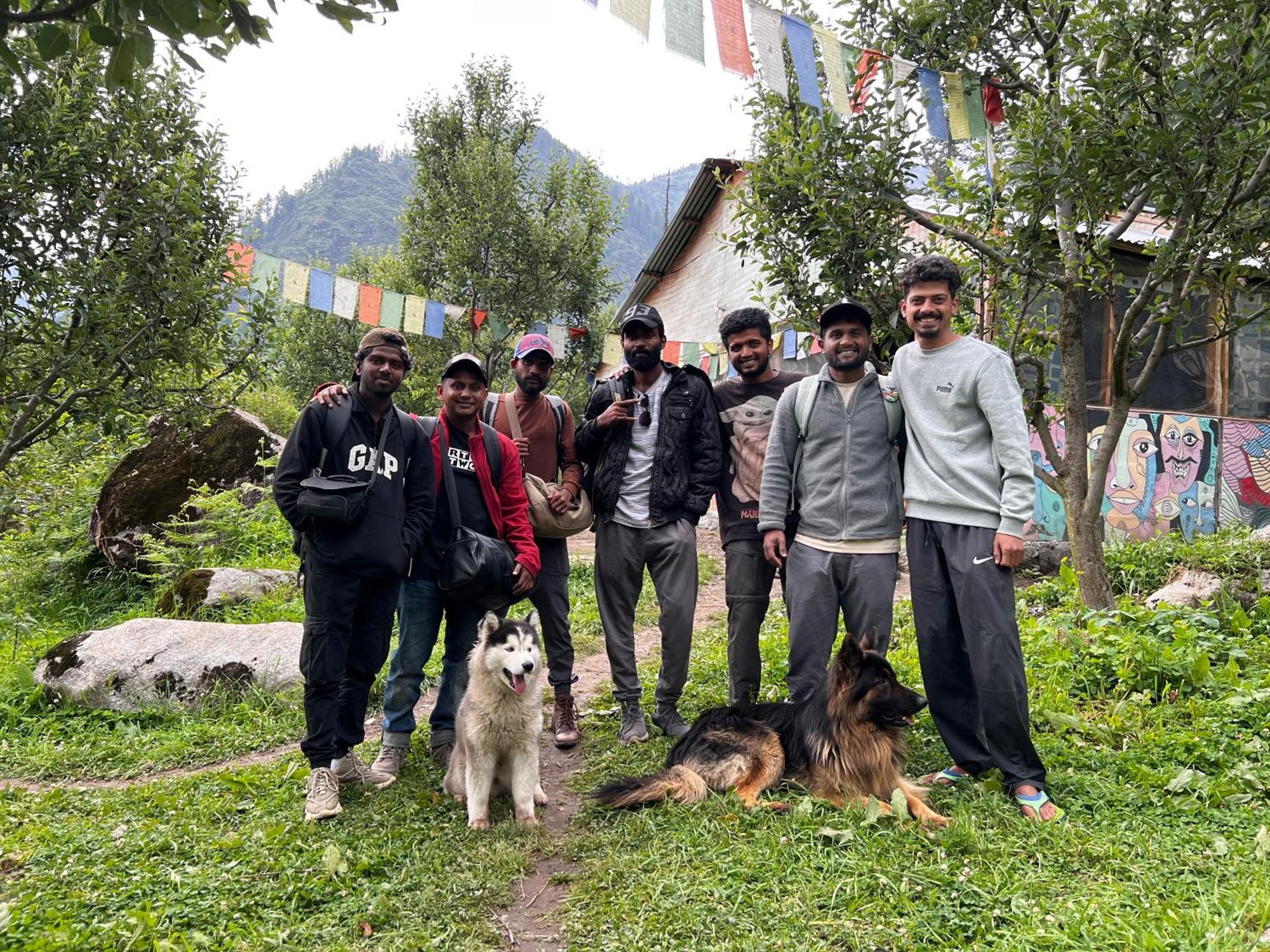Old Brahma Homestay Kalgha Kültér fotó