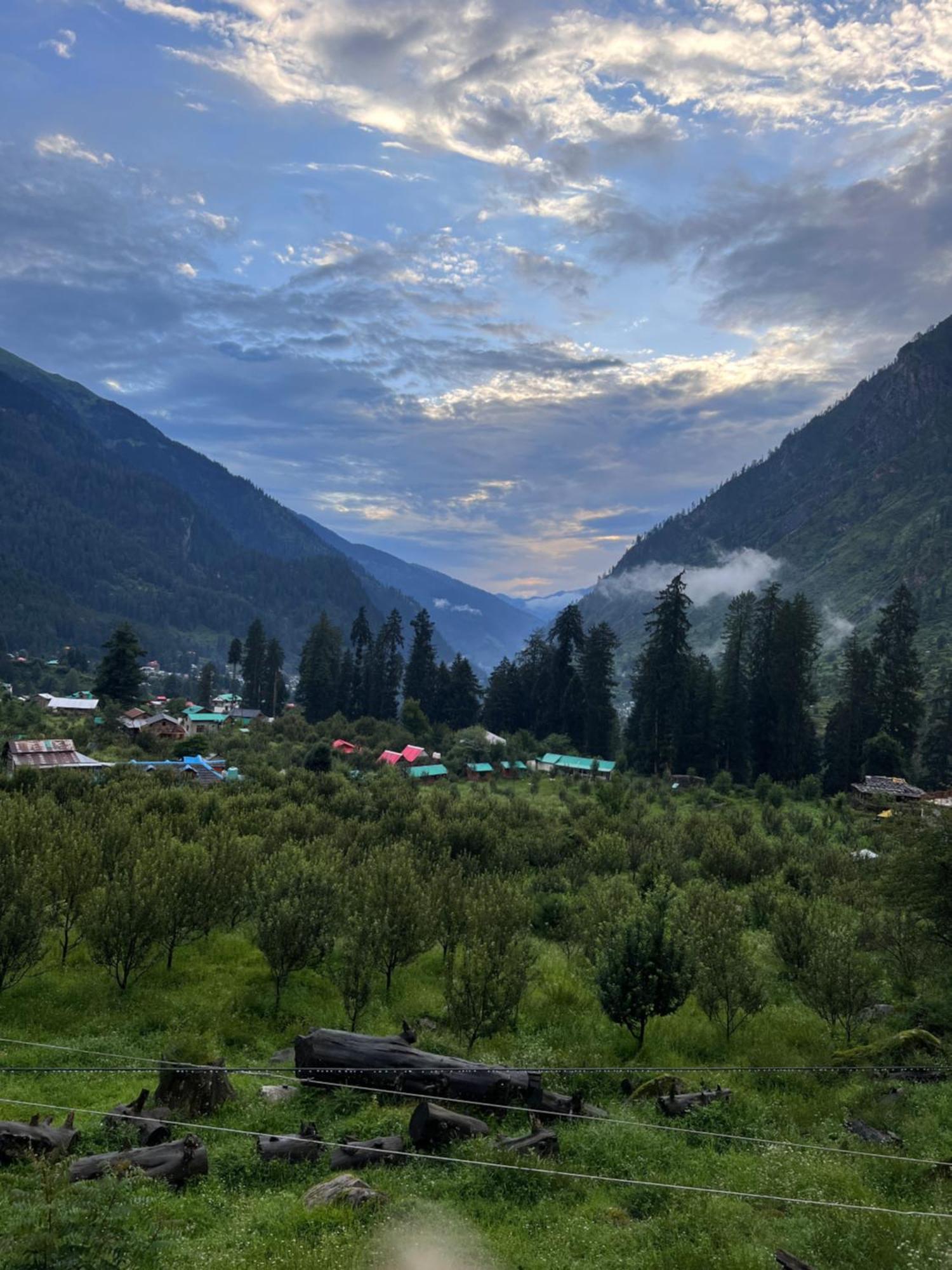 Old Brahma Homestay Kalgha Kültér fotó