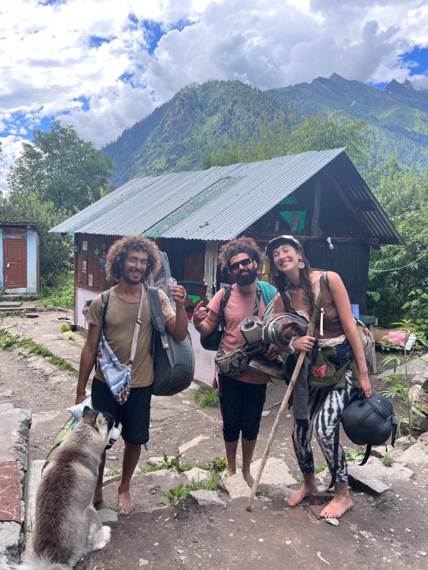 Old Brahma Homestay Kalgha Kültér fotó