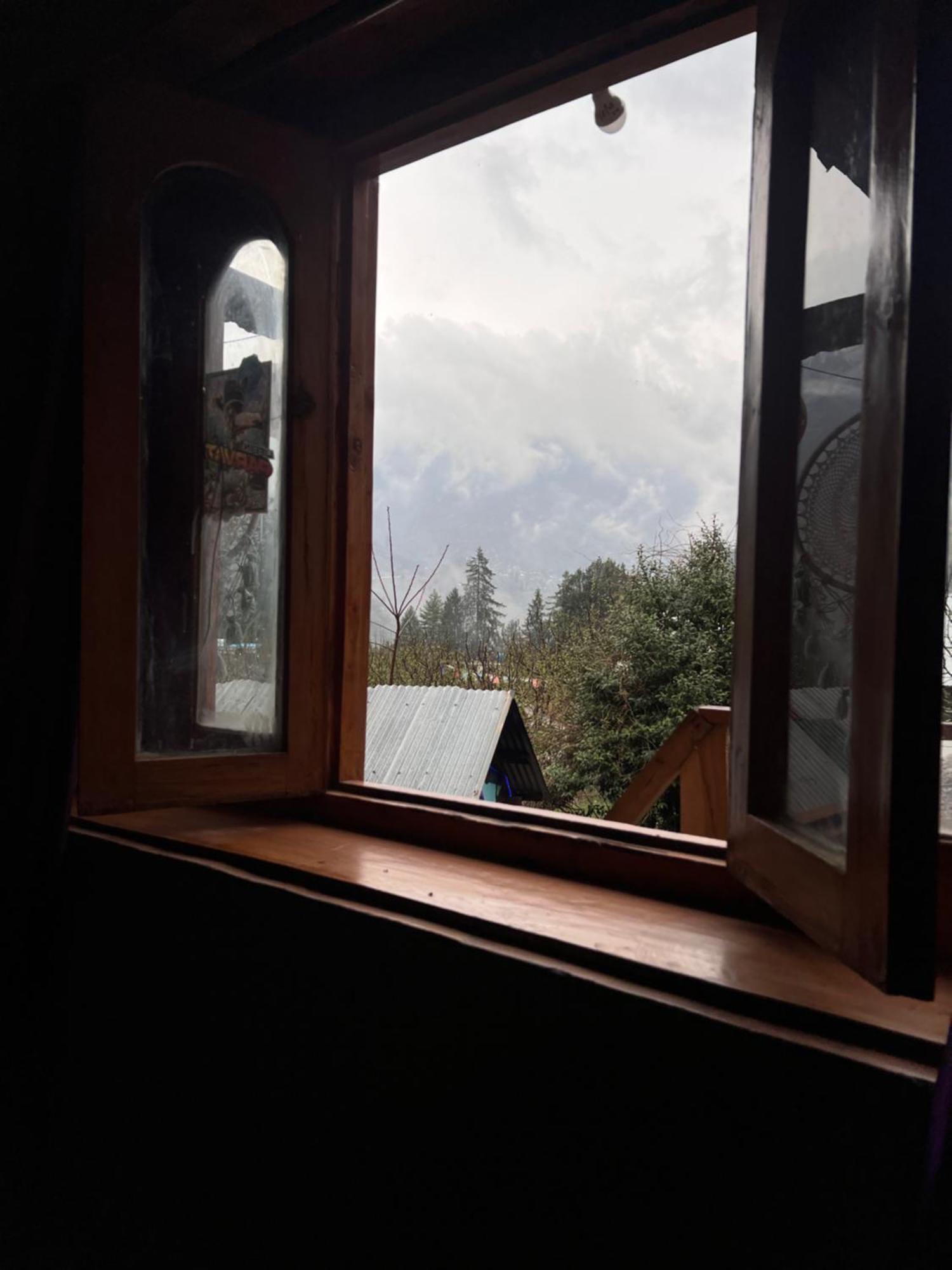 Old Brahma Homestay Kalgha Kültér fotó