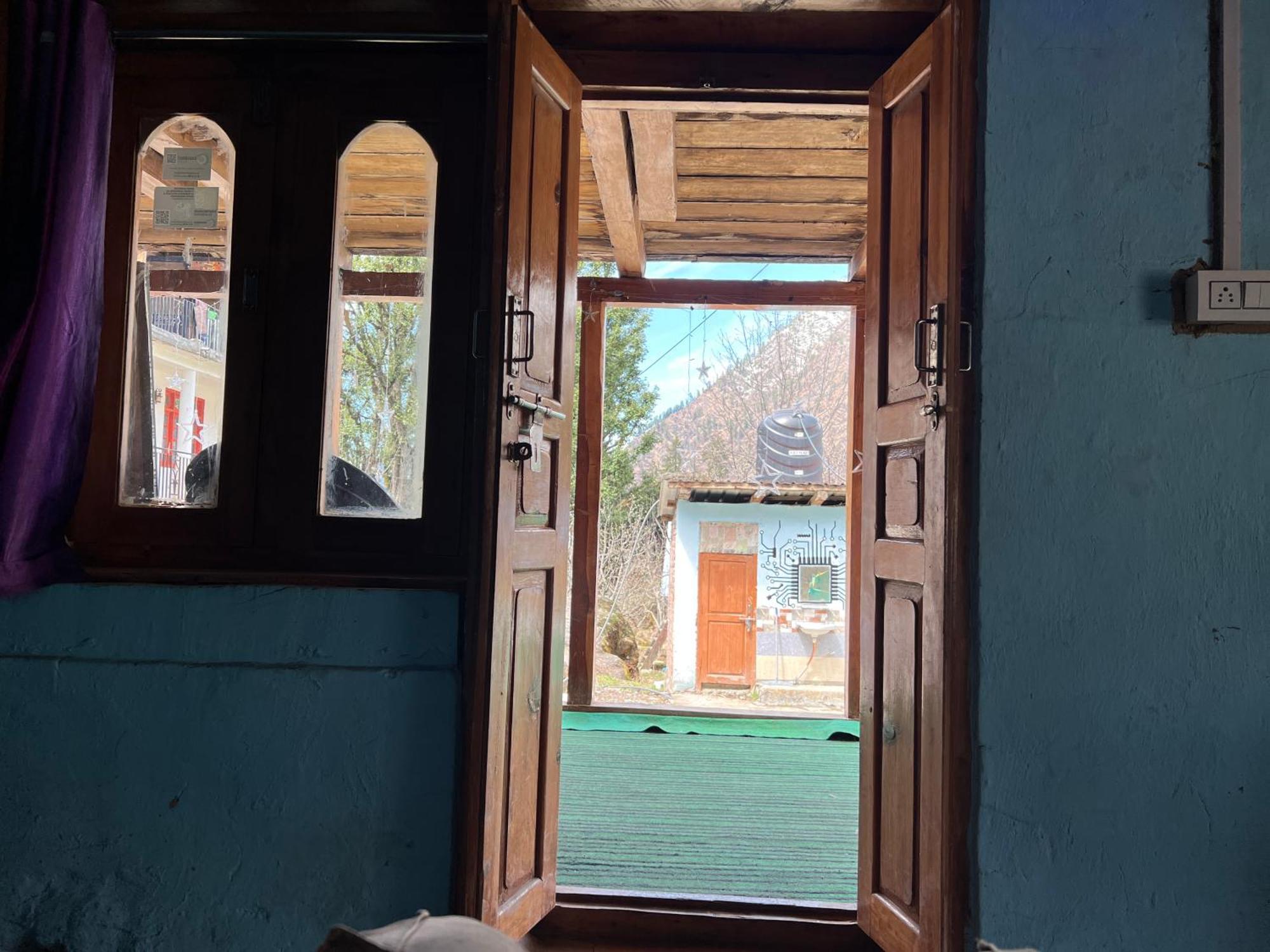 Old Brahma Homestay Kalgha Kültér fotó